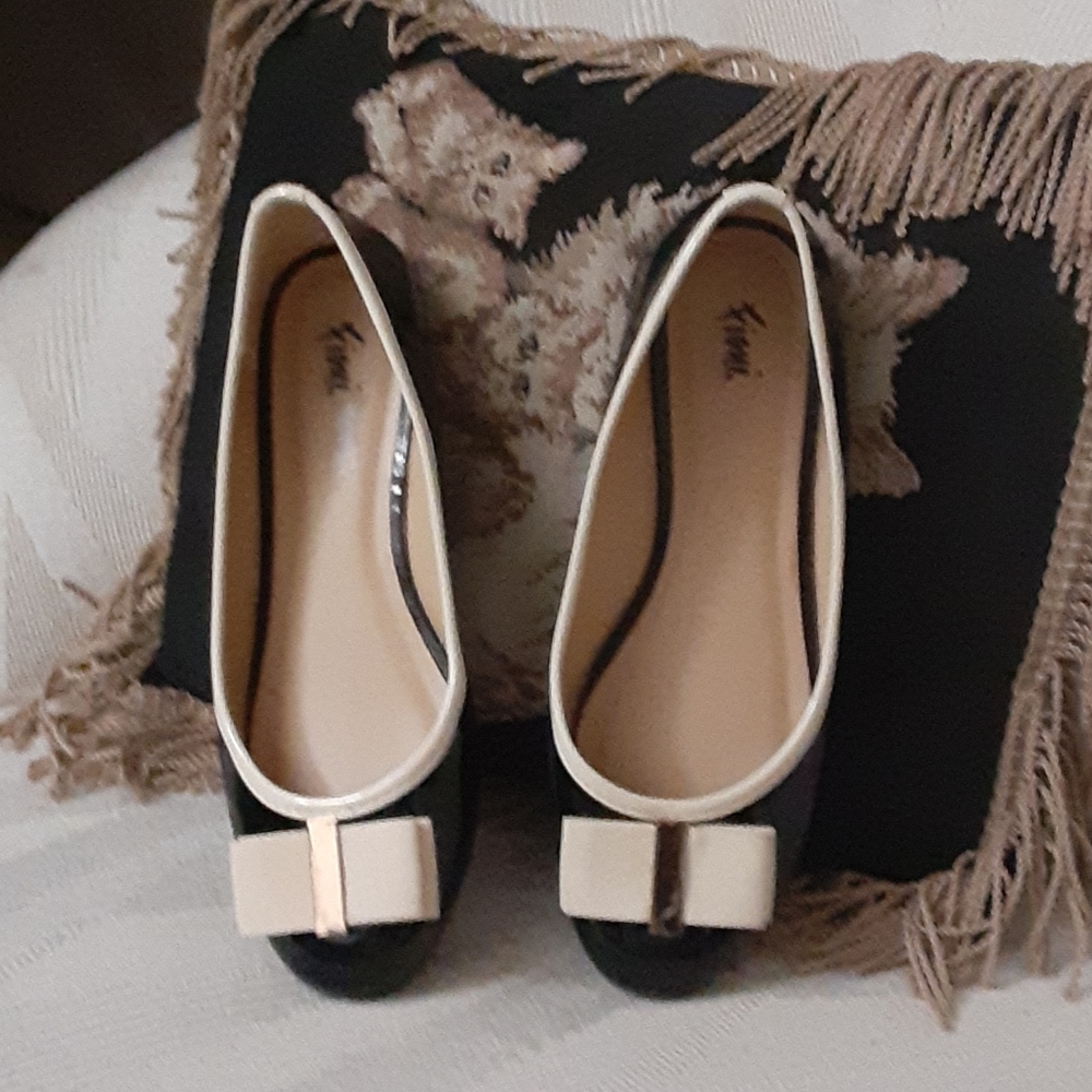 Dress casual flats